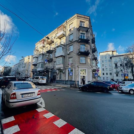 Kyiv Old Town Apartment Near Golden Gate Exterior photo