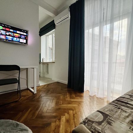 Kyiv Old Town Apartment Near Golden Gate Exterior photo